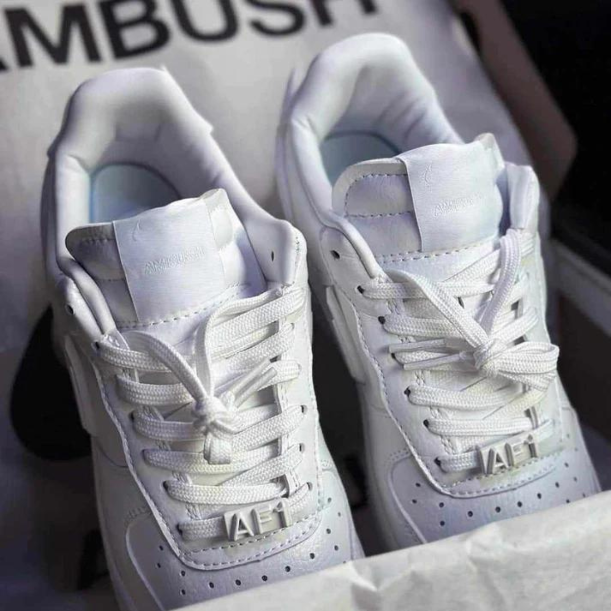 Nike Air Force 1 Low Ambush « TRIPLE BLANC »