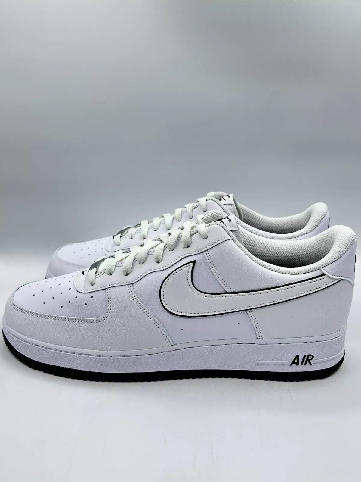 Nike Men’s Air Force 1 '07 Low White Black Outline Panda