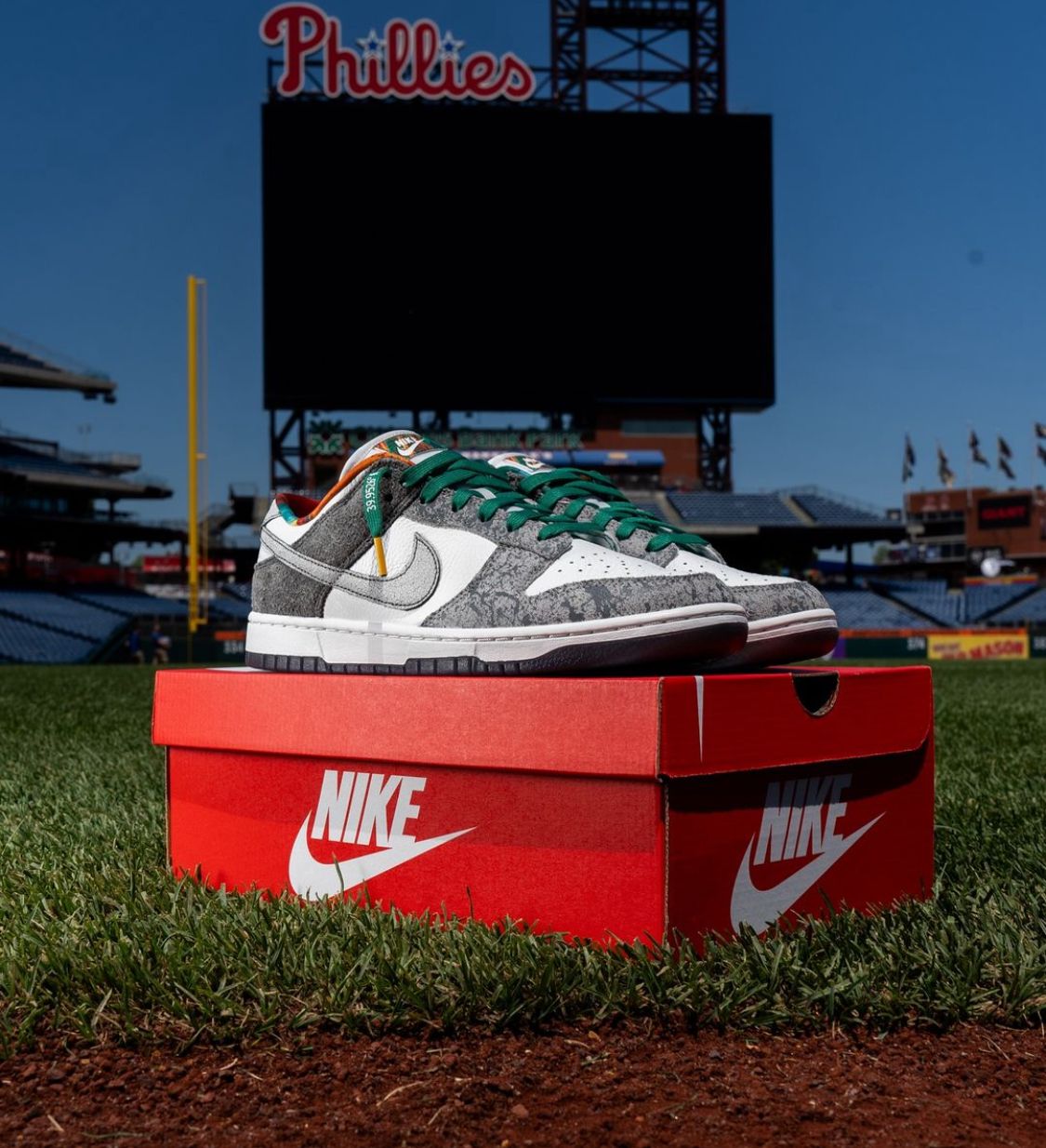 Nike Dunk Low "Philly"