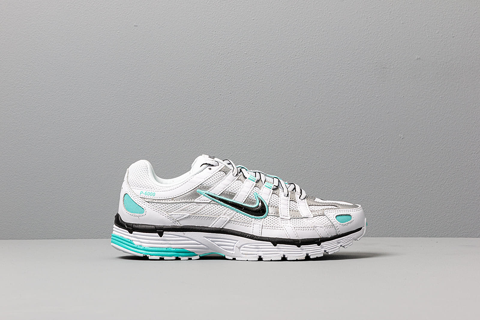 Nike W P-6000 White/ Black-Metallic Silver-Light