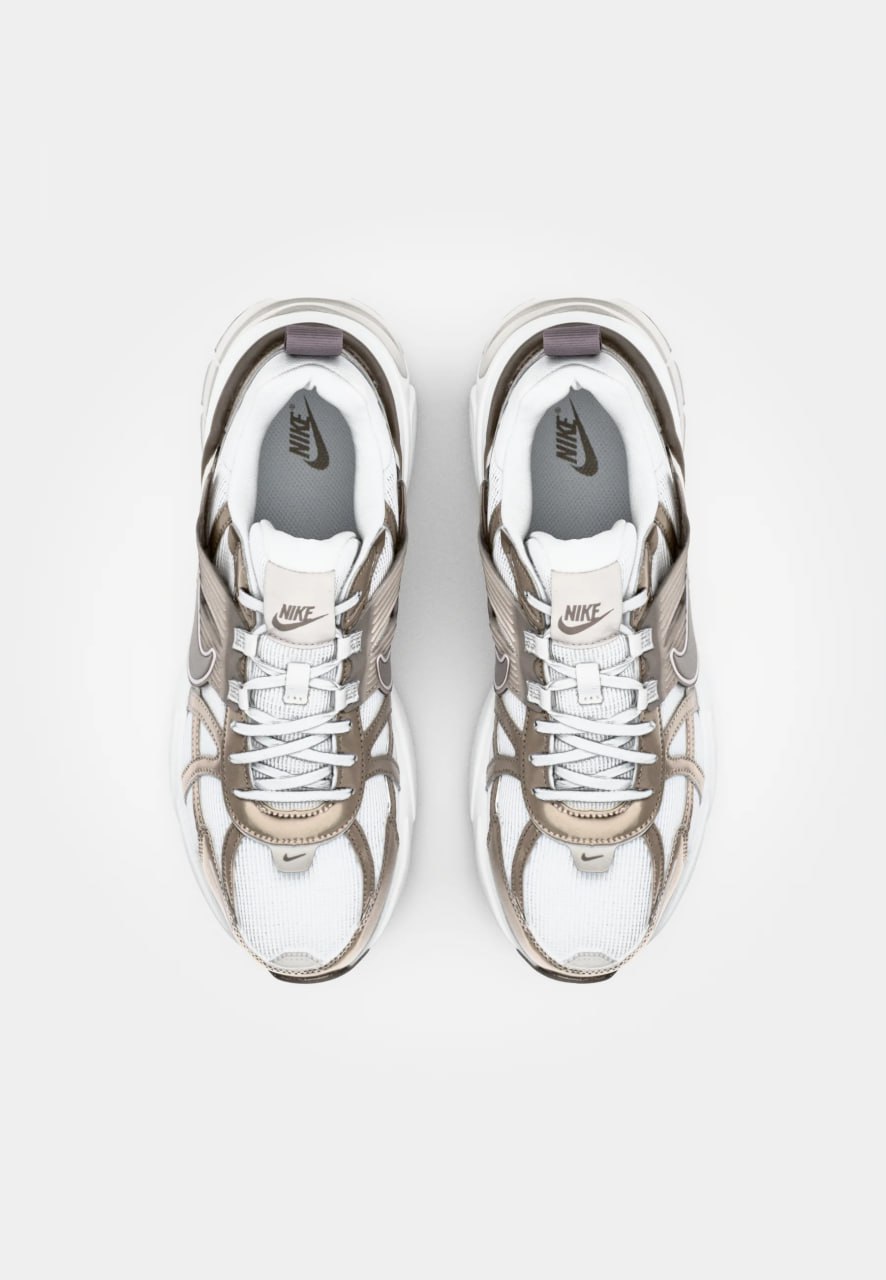 Nike V2K RUN - Baskets basses - sail/ironstone/summit white/light khaki