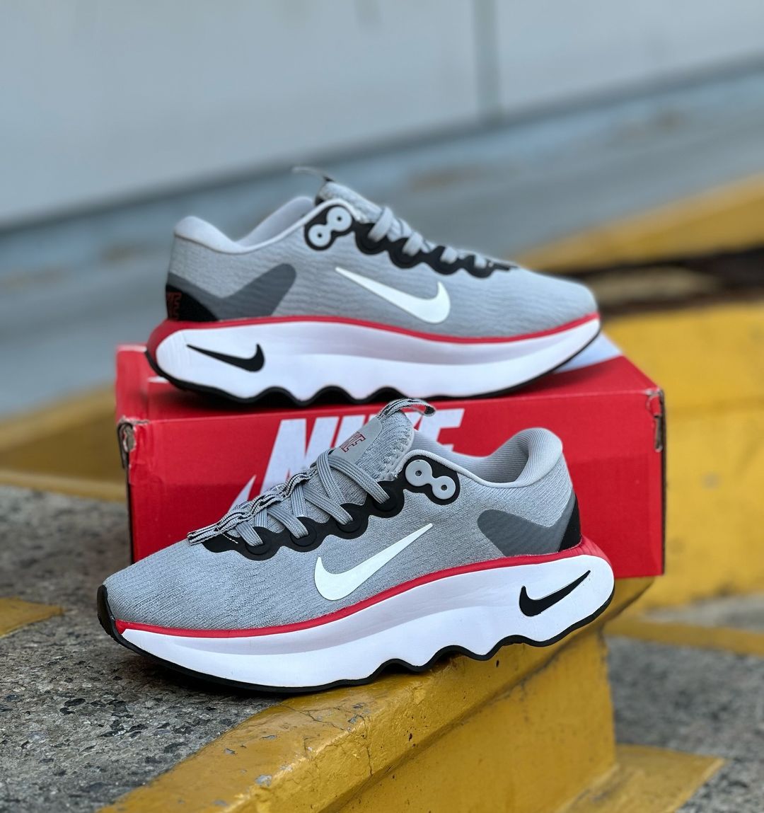 Nike Motiva Zoom Grey/Red/White