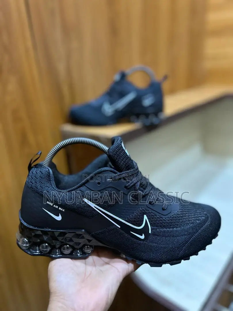 NIKE VAMOR MAX Black/White