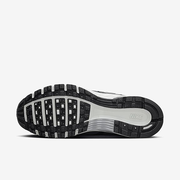 Nike Wmns P-6000 CNPT « Argent métallique rouge »
