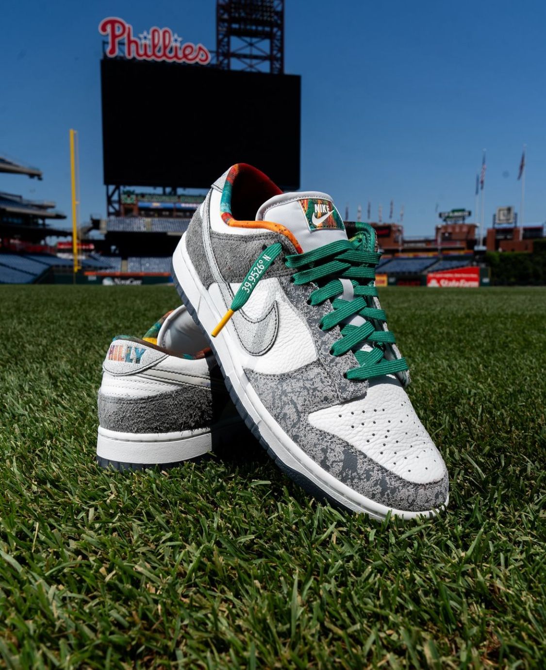 Nike Dunk Low "Philly"