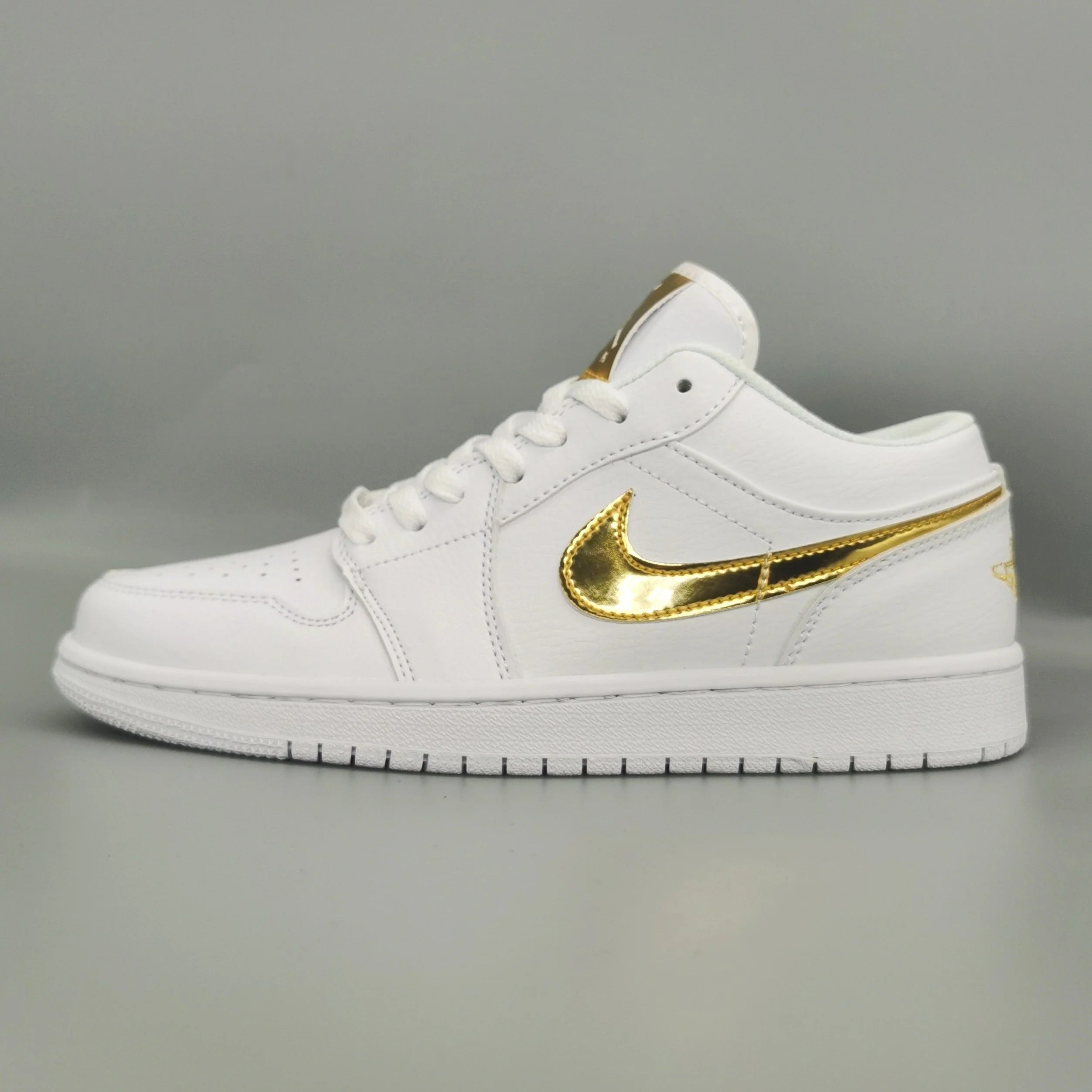 Nike Air Jordan 1 Low SE White/White/Metallic Gold