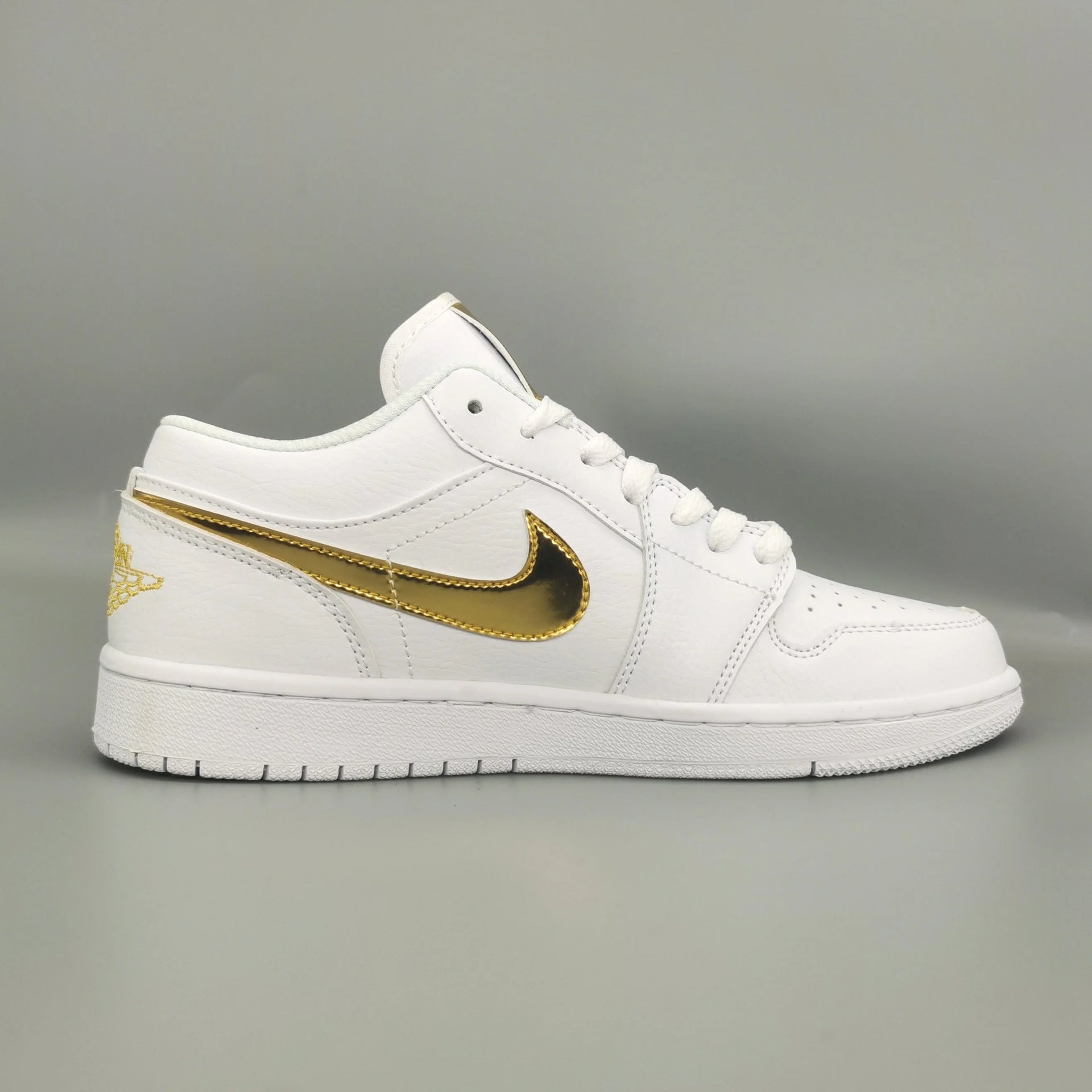 Nike Air Jordan Low SE Blanc/Blanc/Or Métallique