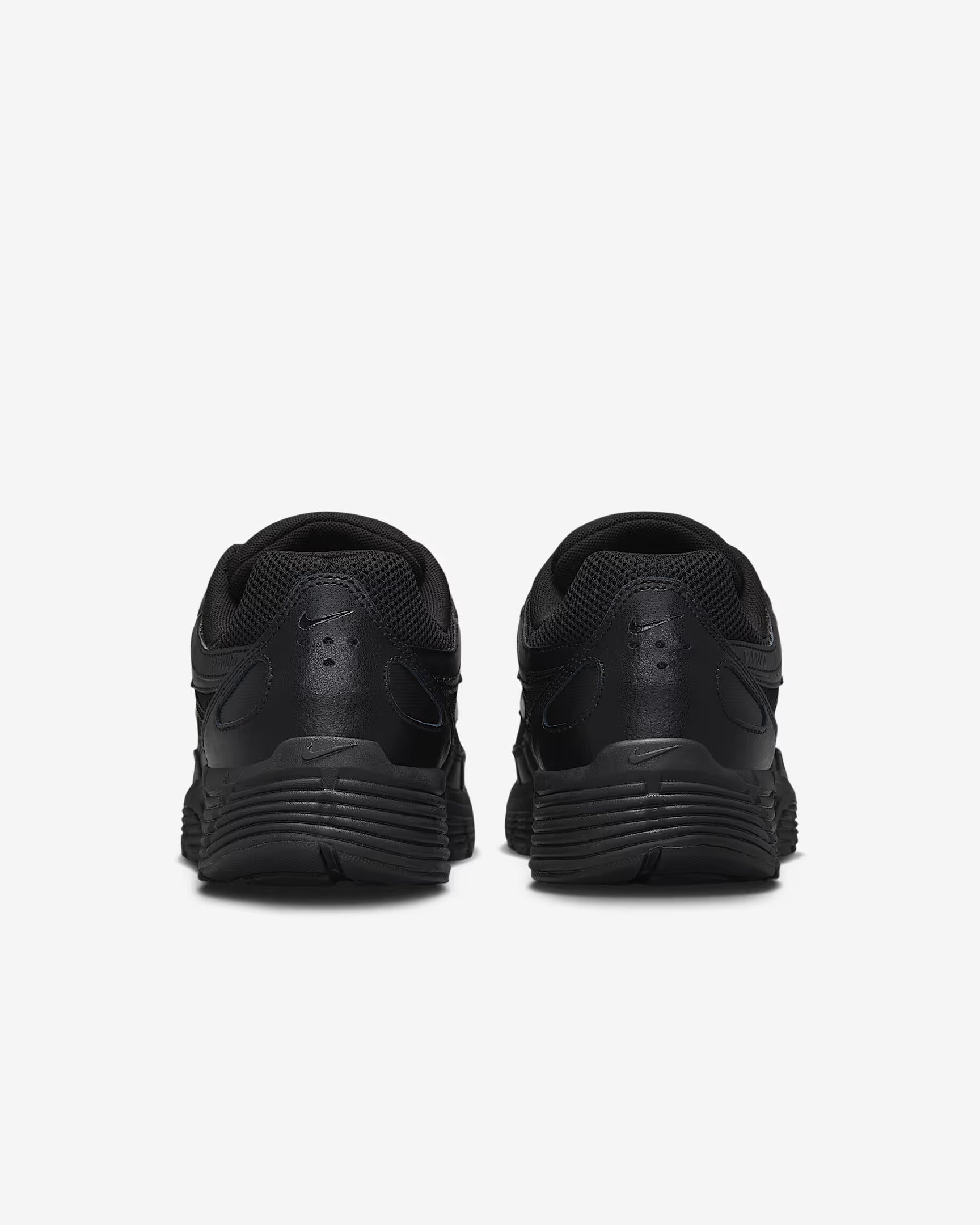 Nike Wmns P-6000 CNPT « Argent métallique rouge »