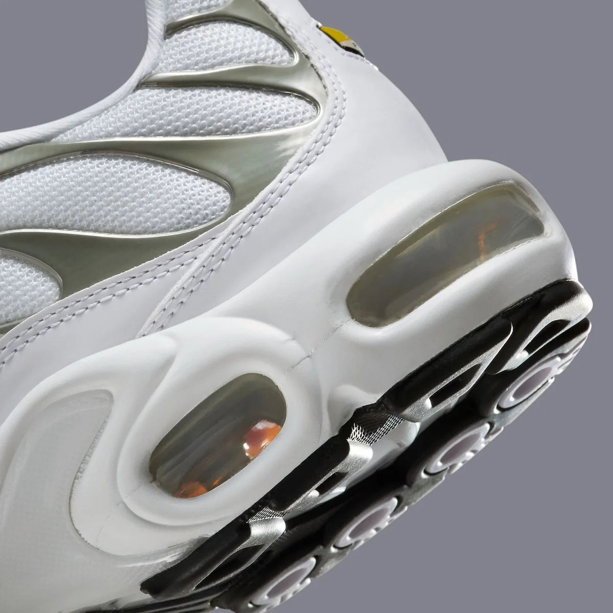 Nike Air Max Plus « White Chrome »