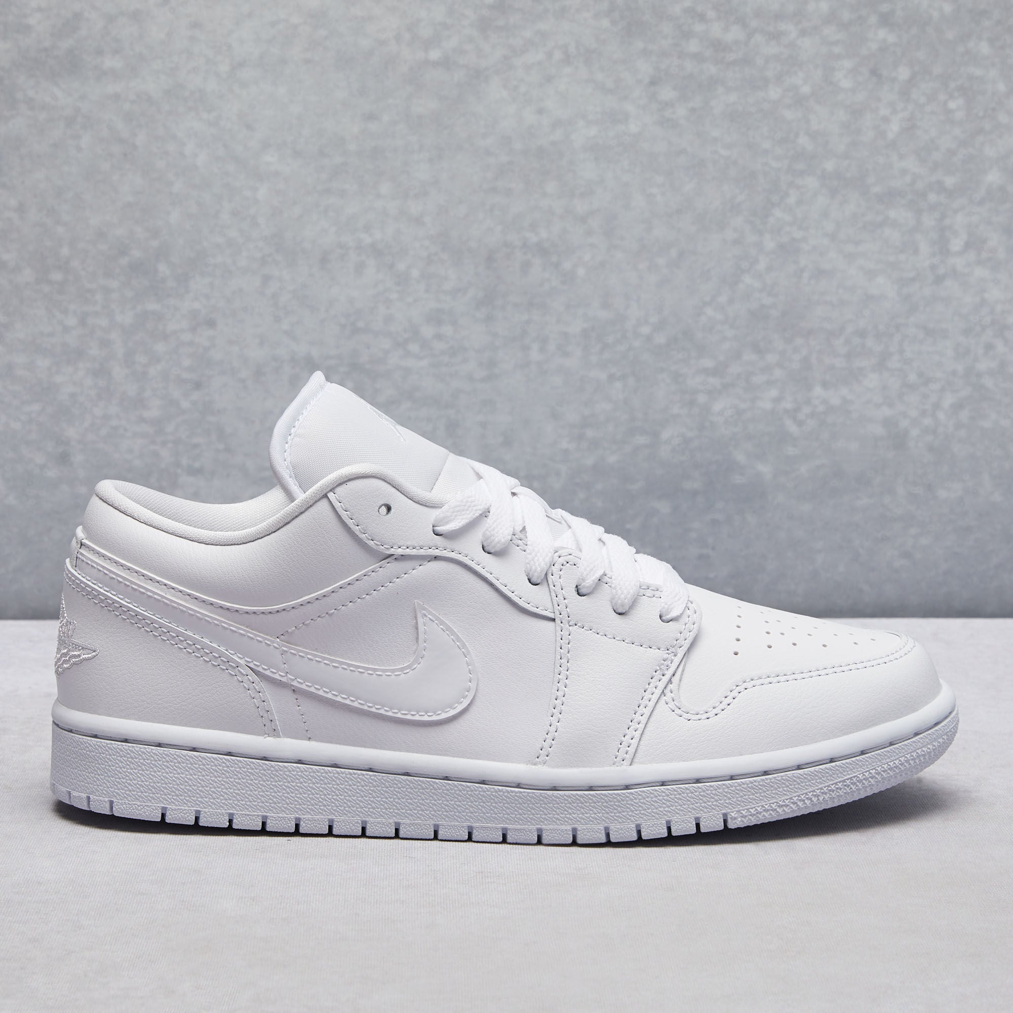 Nike Air Jordan 1 Low Shoe - Spadri Tunisie