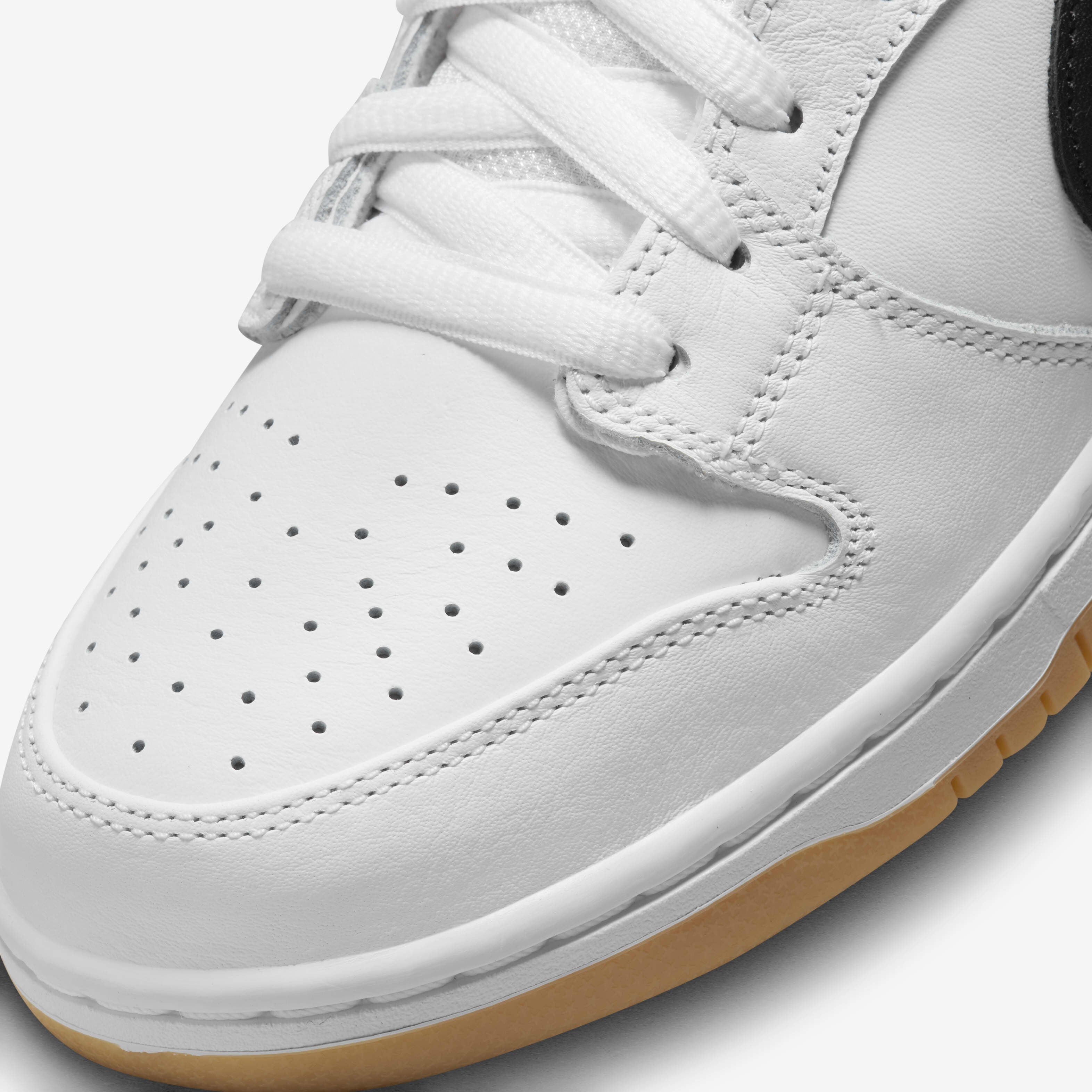 Nike SB Dunk Low Pro 'White Gum'