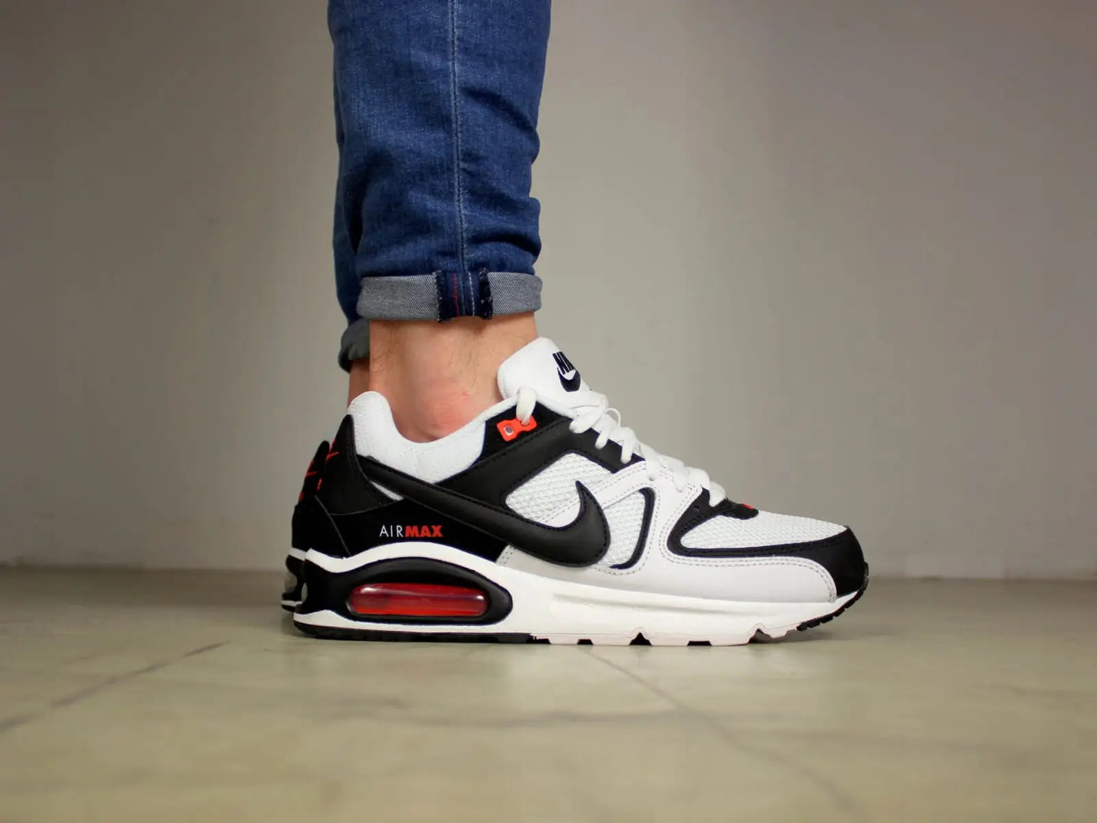 Nike Air Max Command (White/Black/Red)