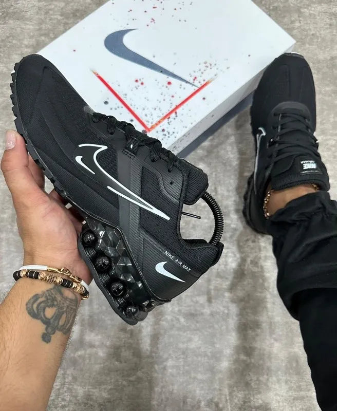 NIKE VAMOR MAX Black/White